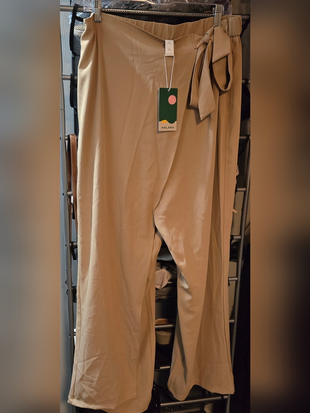 HALARA Women's Khaki Tie-Waist Pants